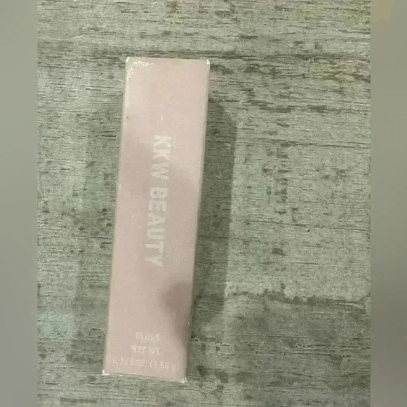 KKW Beauty irredescent Lipgloss - Picture 1 of 2